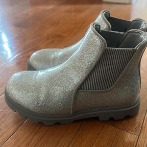 Girls Native silver rain boots size 1